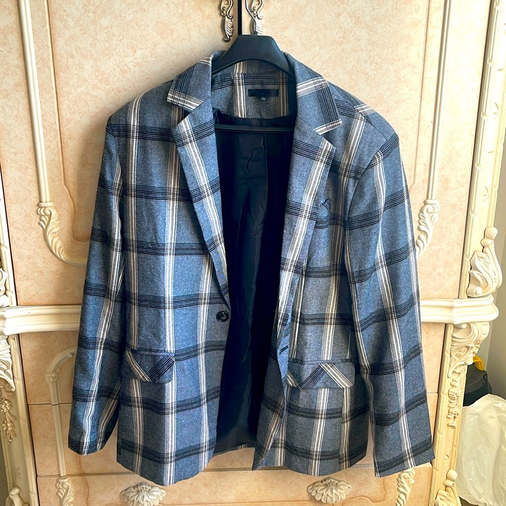 Grey Jacket - Picture 3 of 7